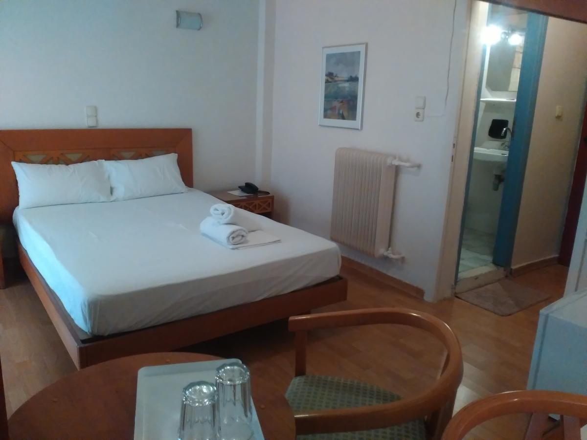 Glaros Hotel Skaramangás Buitenkant foto