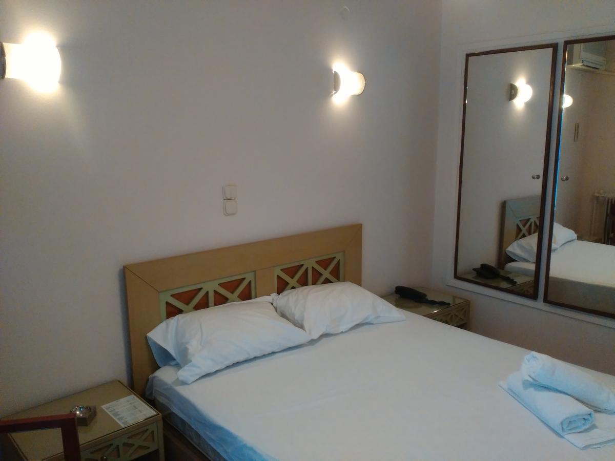 Glaros Hotel Skaramangás Buitenkant foto